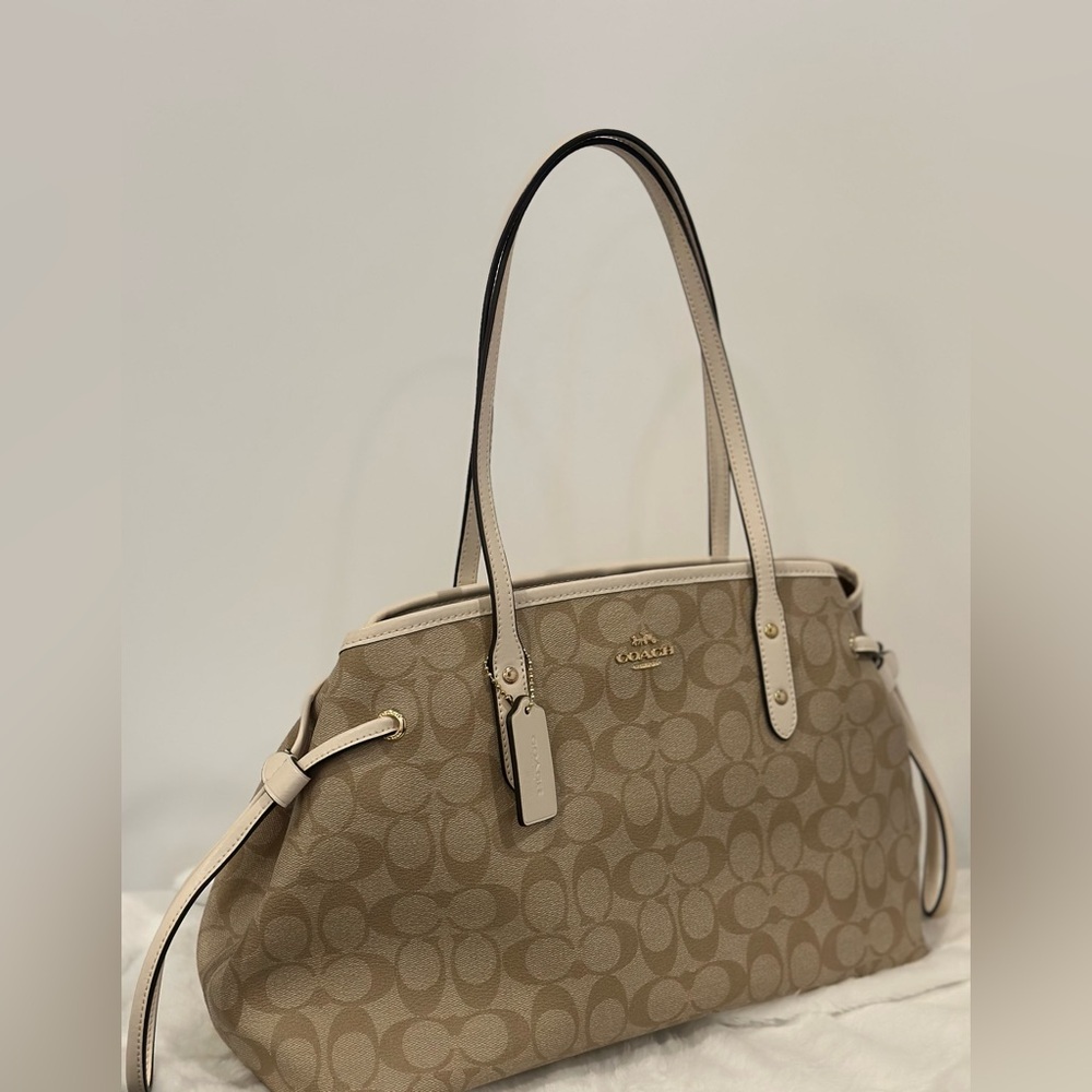 Coach Signature Drawstring Carryall Canvas Shoulder Bag Light Khaki Chalk, NWOT - Picture 5 of 15